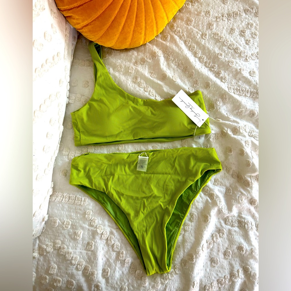 Lime green one should bikini NWT